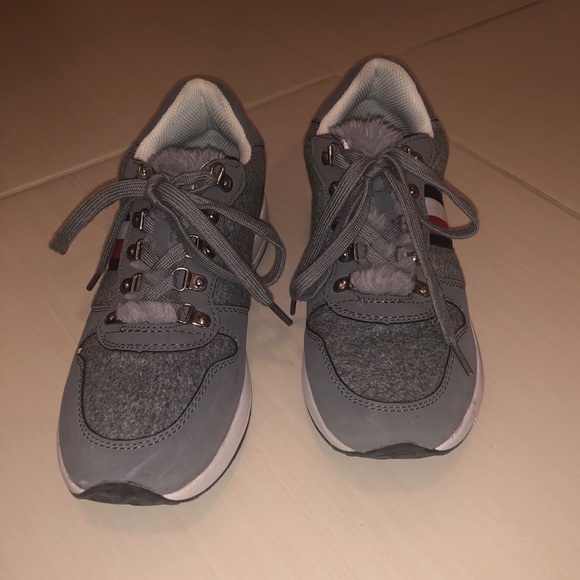 Tommy Hilfiger Sneakers - Picture 2 of 4